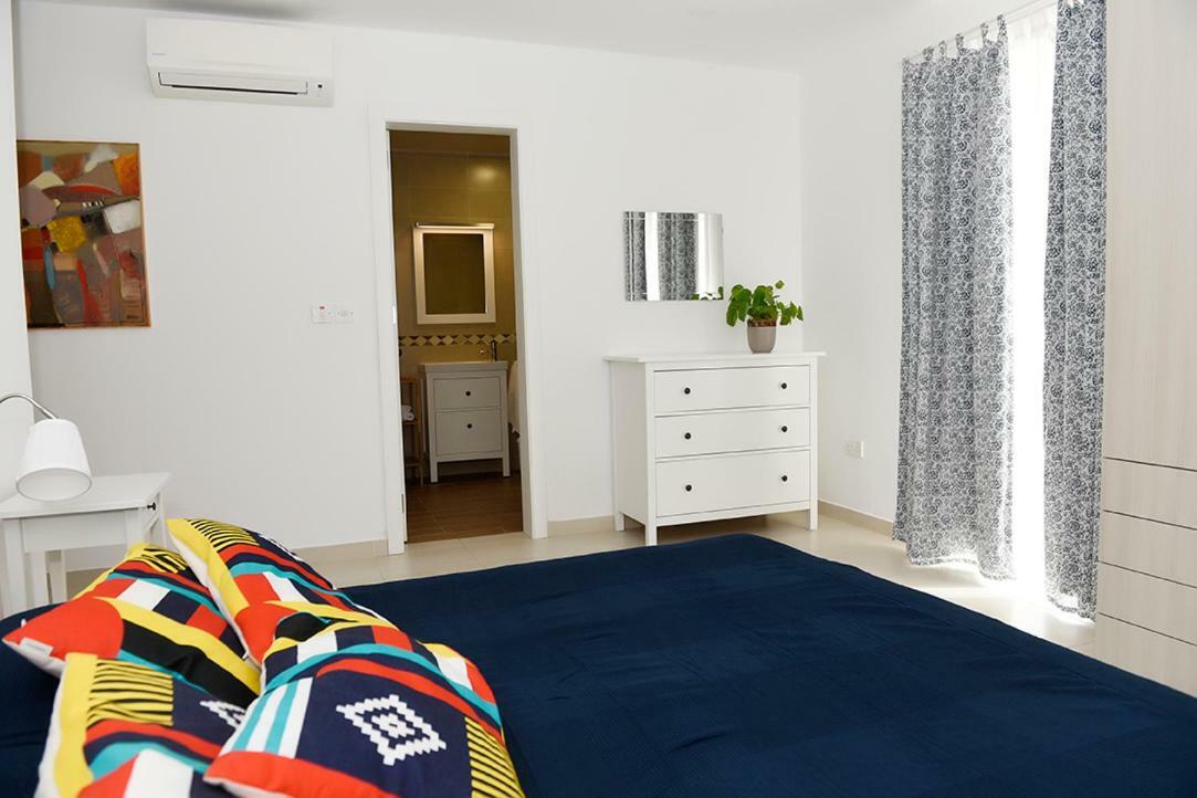 13 Village Apartments Mellieha Bagian luar foto