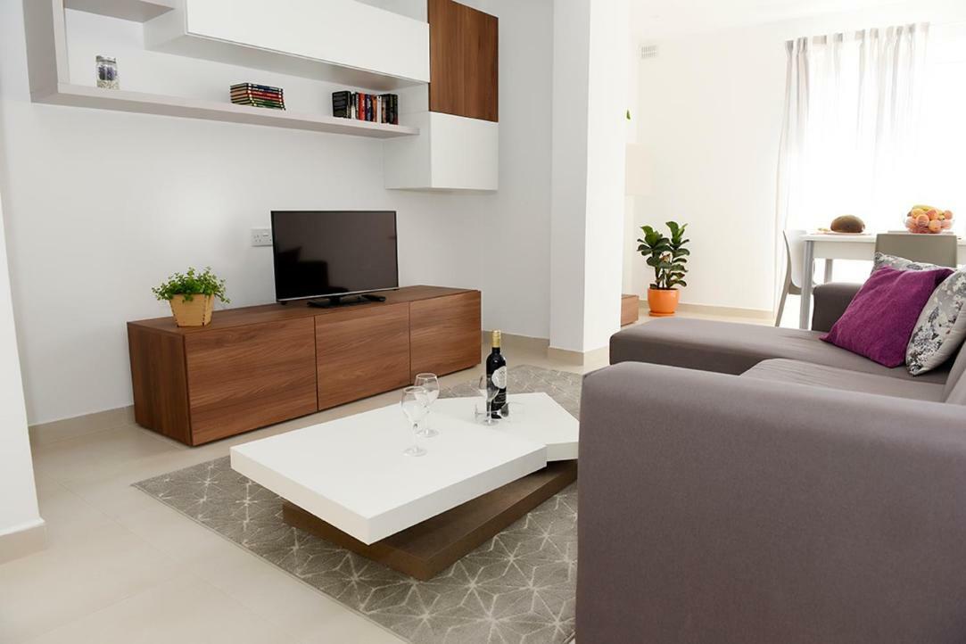 13 Village Apartments Mellieha Bagian luar foto