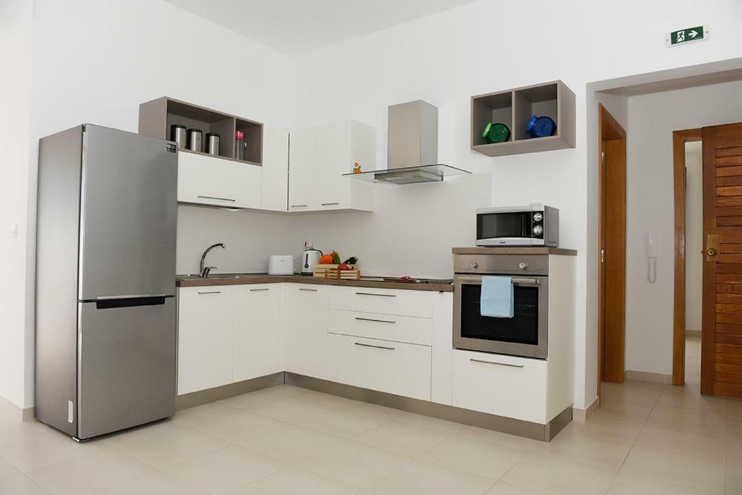 13 Village Apartments Mellieha Bagian luar foto