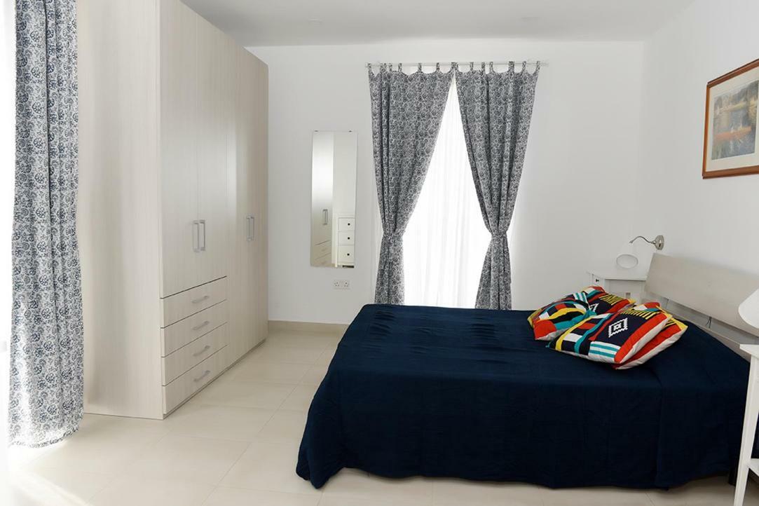13 Village Apartments Mellieha Bagian luar foto